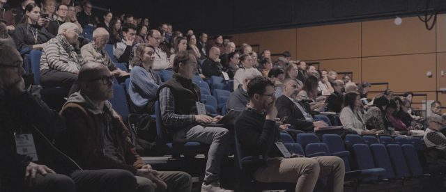 Vue des participants assis dans l’amphithéâtre à Blue Valley 2026