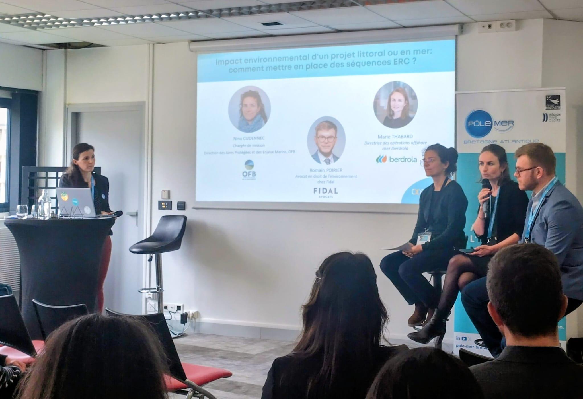 Laura Perrin anime un atelier sur l’impact environnemental des projets littoraux ou en mer lors d’Ocean BtoB, devant une cinquantaine de participants, avec des interventions de l’Office français de la biodiversité, du cabinet Fidal et du groupe Iberdrola.