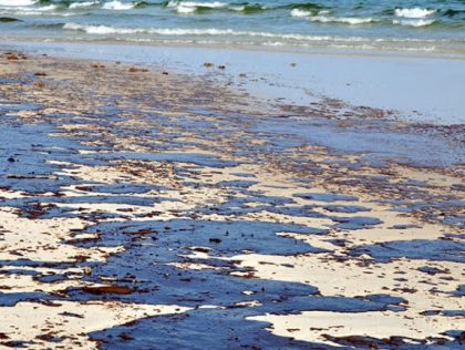 CAD03: Impact of a potential oil spill on Cadiz coast